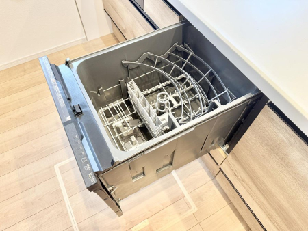 ���̑����� �ݔ�����ԂȂ����I�H����s�J�s�J�Ɏd�グ�Ă���܂�