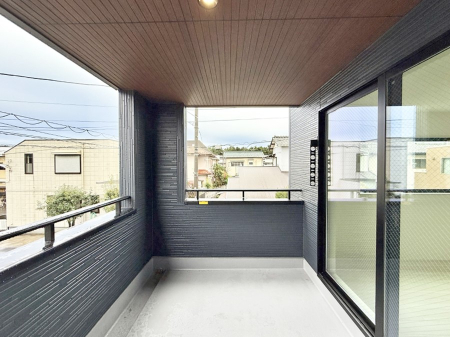 �o���R�j�[ ������ �G�߂̈ڂ낢����������J���I�ȋ�Ԃł�