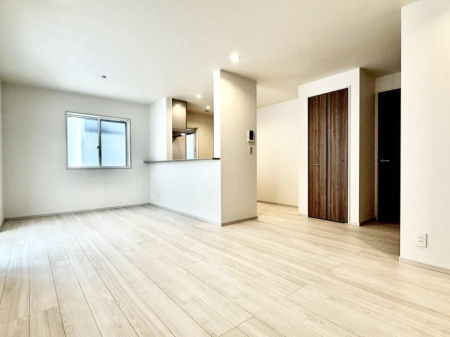 ���r���O ���������났�ƏΊ炪�W�܂�A�S���܂郊�r���O