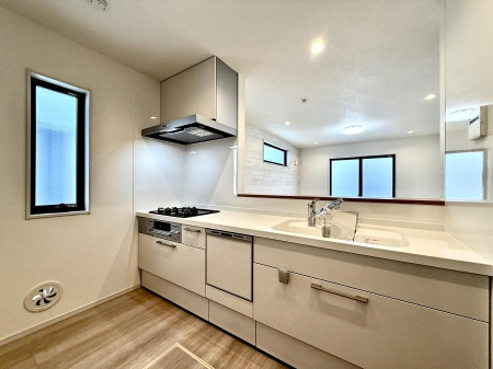 �L�b�`�� ���������y���݂ƐH�ׂ�K����͂���L�b�`��