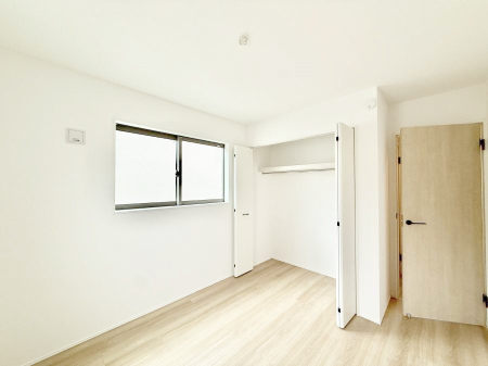 �Q�� ����