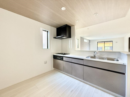 �L�b�`�� �����������������Ԃ����܂��A�Ί炠�ӂ��L�b�`��