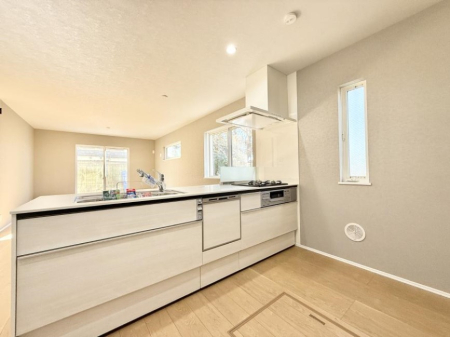 �L�b�`�� �����������������Ԃ����܂��A�Ί炠�ӂ��L�b�`��