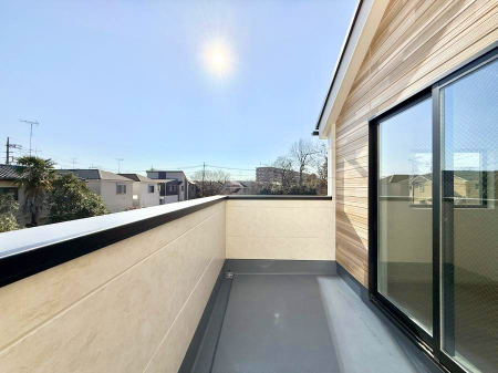 �o���R�j�[ ������ �G�߂̈ڂ낢����������J���I�ȋ�Ԃł�