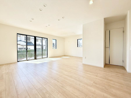 ���r���O ���������R�Ɖ�b�����܂��A�S�n�悢�ЂƂƂ�