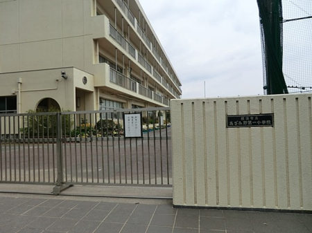 ���ӊ� ���w�Z 700m �����ݖ��ꏬ�w�Z