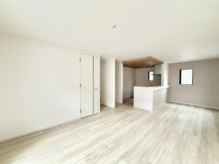 ���r���O ���������S�n�̂����A���z�̃��r���O