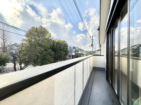 �o���R�j�[ ������ �G�߂̈ڂ낢����������J���I�ȋ�Ԃł�