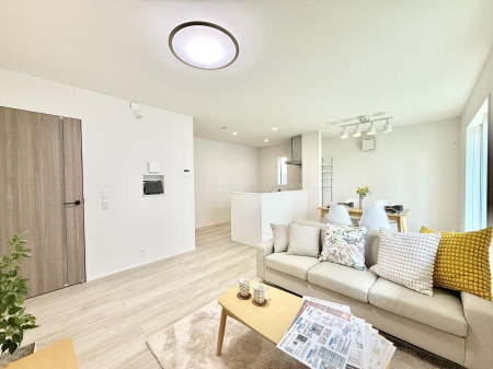 ���r���O ����