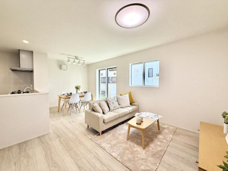 ���r���O ����