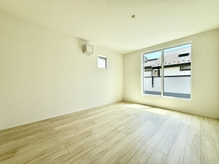 �Q�� ����