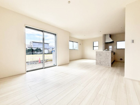 ���r���O ���������S�n�̂����A���z�̃��r���O