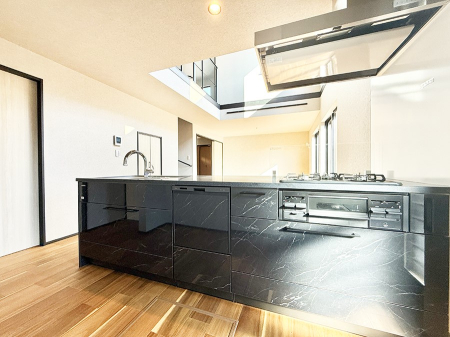 �L�b�`�� �������Ƒ����J��[�߂�A������̂���L�b�`��