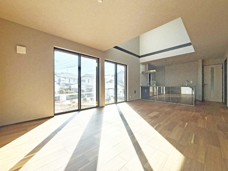 ���r���O ���������R�Ɖ�b�����܂��A�S�n�悢�ЂƂƂ�