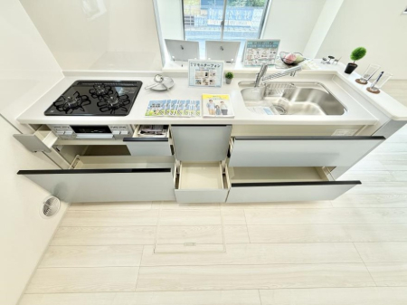 �L�b�`�� �����������������Ԃ����܂��A�Ί炠�ӂ��L�b�`��