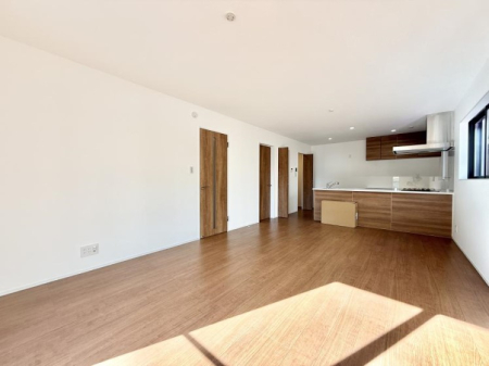 ���r���O ����