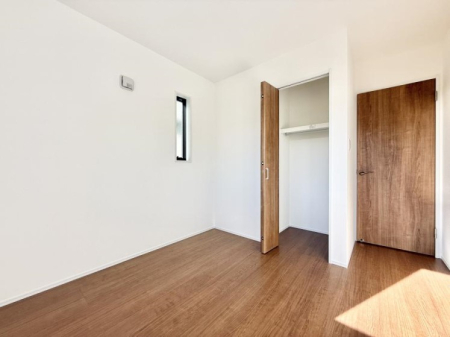 �Q�� ����