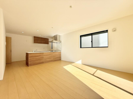 ���r���O ����