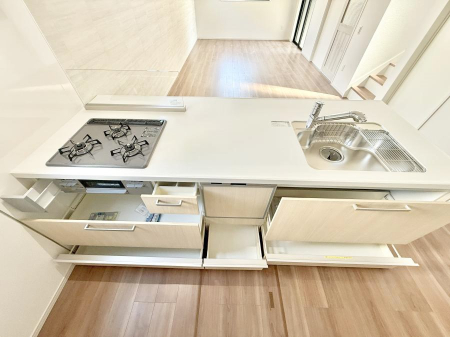 �L�b�`�� �����������������Ԃ����܂��A�Ί炠�ӂ��L�b�`��