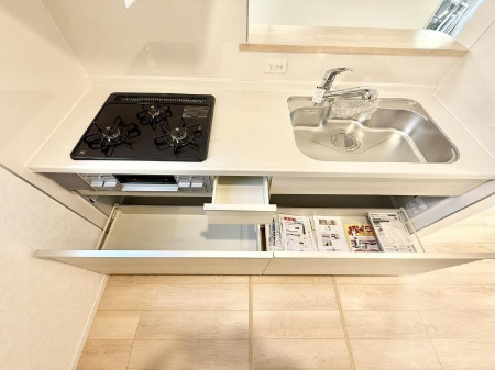 �L�b�`�� �������Ƒ����J��[�߂�A������̂���L�b�`��