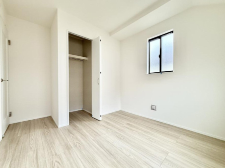 �Q�� ����