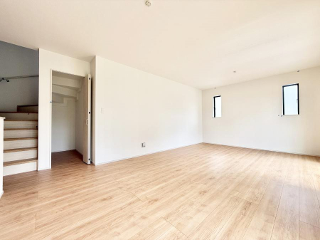 ���r���O ����