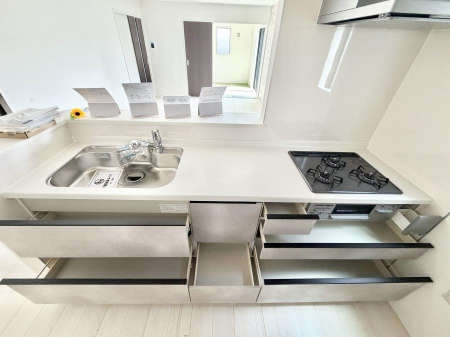 �L�b�`�� �����������������Ԃ����܂��A�Ί炠�ӂ��L�b�`��