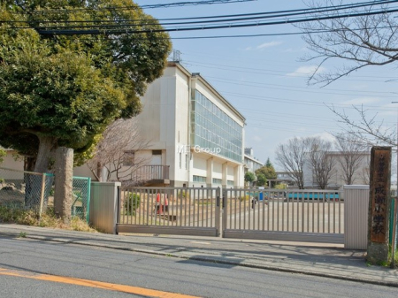 ���ӊ� ���w�Z 640m �ɐ����s���������w�Z