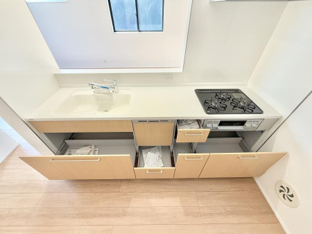 �L�b�`�� �������Ƒ����J��[�߂�A������̂���L�b�`��