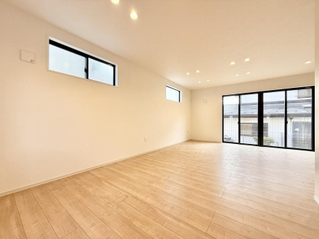 ���r���O ���������S�n�̂����A���z�̃��r���O