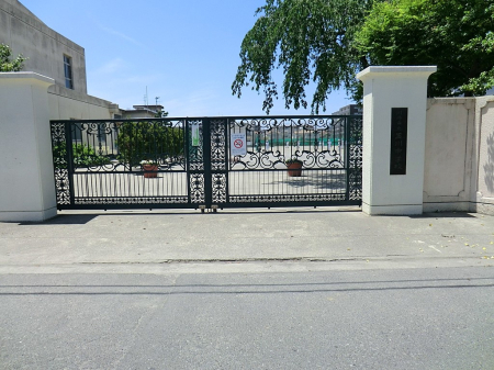 ���ӊ� ���w�Z 550m ���s���ʐ쒆�w�Z