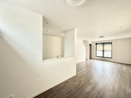 ���r���O ����