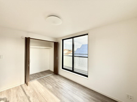 �Q�� ����