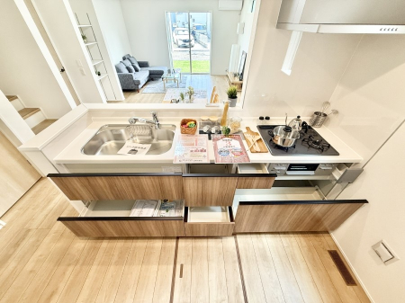 �L�b�`�� �����������������Ԃ����܂��A�Ί炠�ӂ��L�b�`��