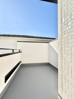 �o���R�j�[ ������ �G�߂̈ڂ낢����������J���I�ȋ�Ԃł�