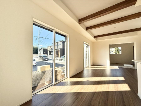 ���r���O ���������났�ƏΊ炪�W�܂�A�S���܂郊�r���O