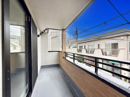 �o���R�j�[ ������ �G�߂̈ڂ낢����������J���I�ȋ�Ԃł�