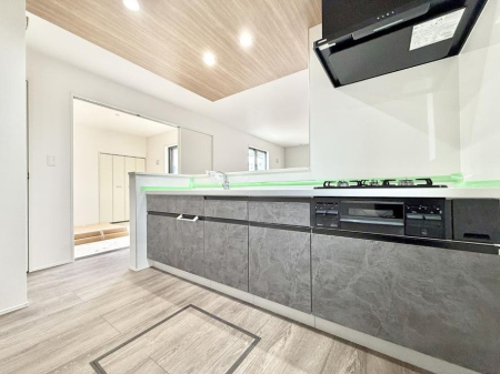 �L�b�`�� �������V���v���Ŕ������S�n�悢���Ԃ𐶂ރL�b�`�����