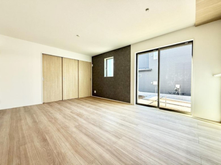 ���r���O ���������S�n�̂����A���z�̃��r���O