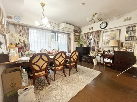 ���r���O ���������R�Ɖ�b�����܂��A�S�n�悢�ЂƂƂ�