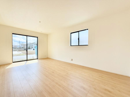 ���r���O ���������S�n�̂����A���z�̃��r���O