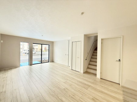 ���r���O ���������났�ƏΊ炪�W�܂�A�S���܂郊�r���O