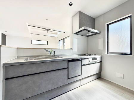 �L�b�`�� �������V���v���Ŕ������S�n�悢���Ԃ𐶂ރL�b�`�����