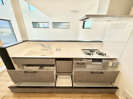 �L�b�`�� �������Ƒ����J��[�߂�A������̂���L�b�`��