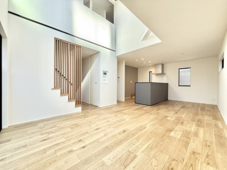 ���r���O ���������났�ƏΊ炪�W�܂�A�S���܂郊�r���O