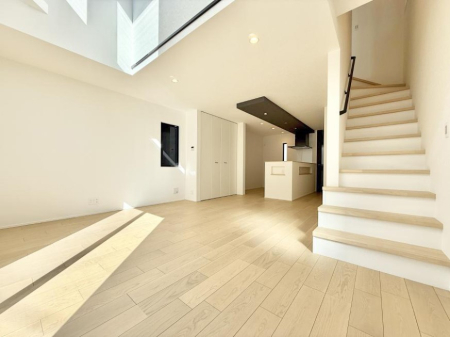 ���r���O ���������났�ƏΊ炪�W�܂�A�S���܂郊�r���O