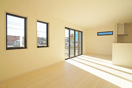 ���r���O �������Ƒ������R�ƏW�܂�A�y�������Ԃ��߂����郊�r���O