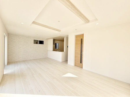 ���r���O ���������S�n�̂����A���z�̃��r���O