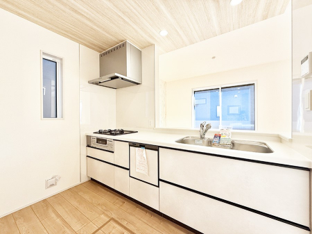 �L�b�`�� ���������y���݂ƐH�ׂ�K����͂���L�b�`��