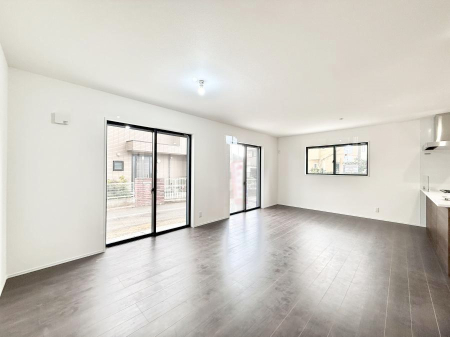 ���r���O ����